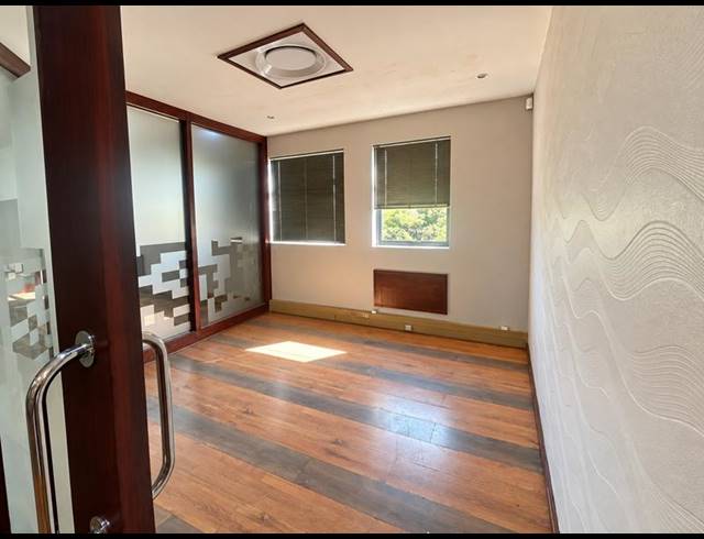BUSINESS PROPERTY TO RENT IN FAERIE GLEN